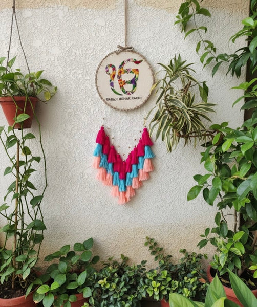 'IK Onkar' Embroidered Hanging Dreamcatcher with Lights