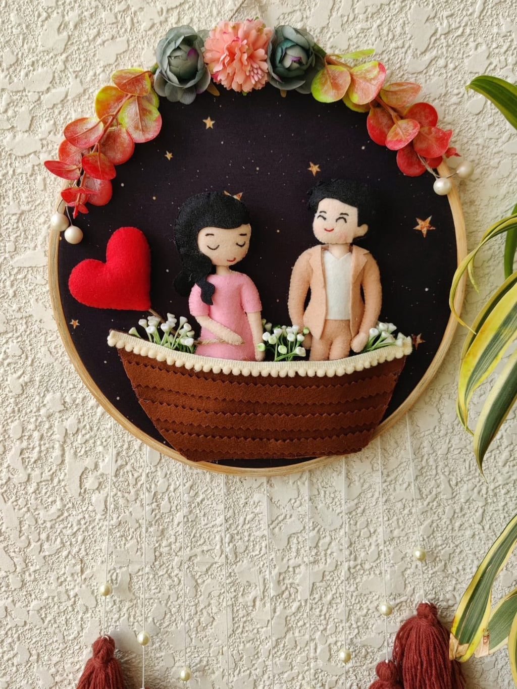 Couple Boat Felt Hoop with Tassels