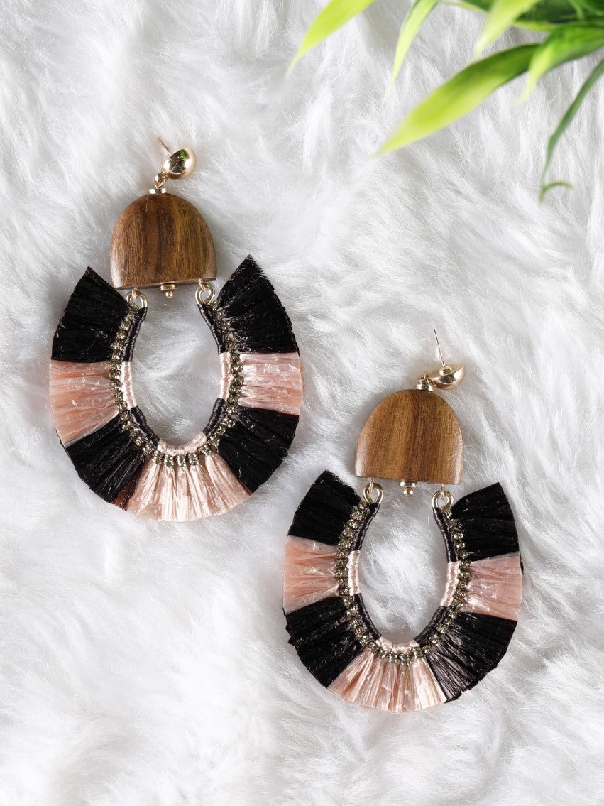 Black and light pink raffia on a wooden base Earrings - The Tassle Life 